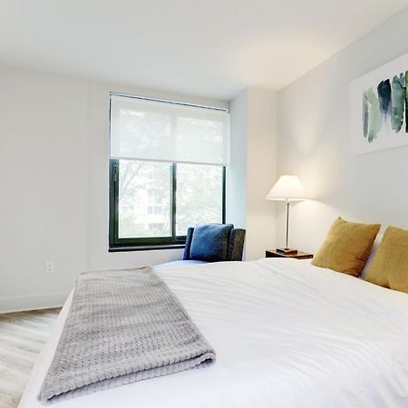 2Br Executive Apartment With Spacious Layout อาร์ลิงตัน ภายนอก รูปภาพ