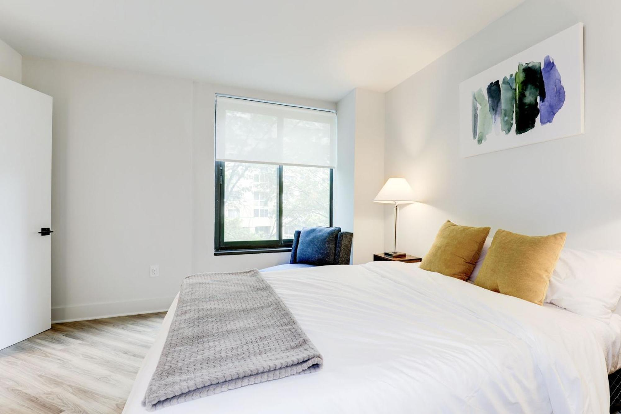 2Br Executive Apartment With Spacious Layout อาร์ลิงตัน ภายนอก รูปภาพ