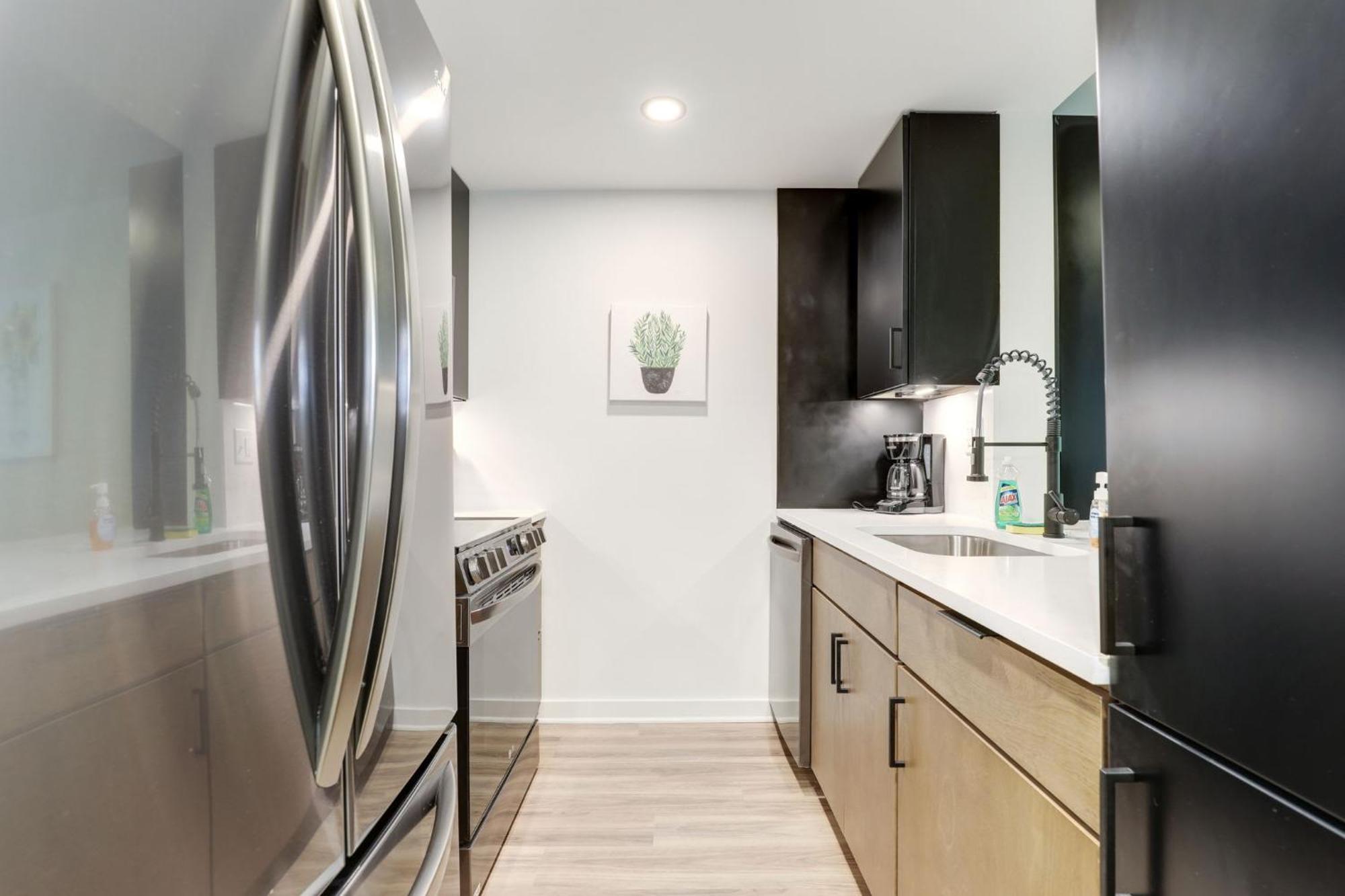 2Br Executive Apartment With Spacious Layout อาร์ลิงตัน ภายนอก รูปภาพ