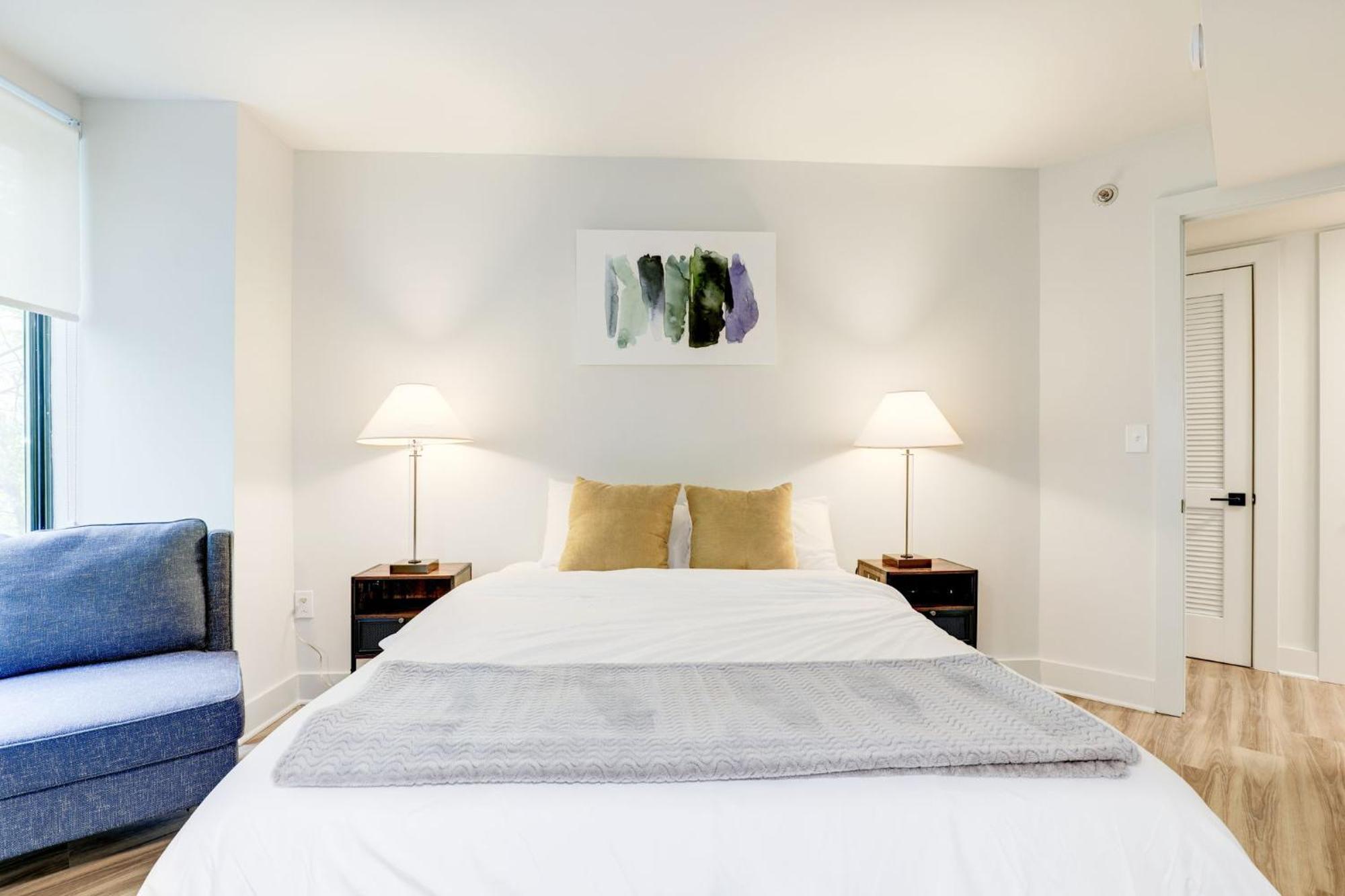 2Br Executive Apartment With Spacious Layout อาร์ลิงตัน ภายนอก รูปภาพ