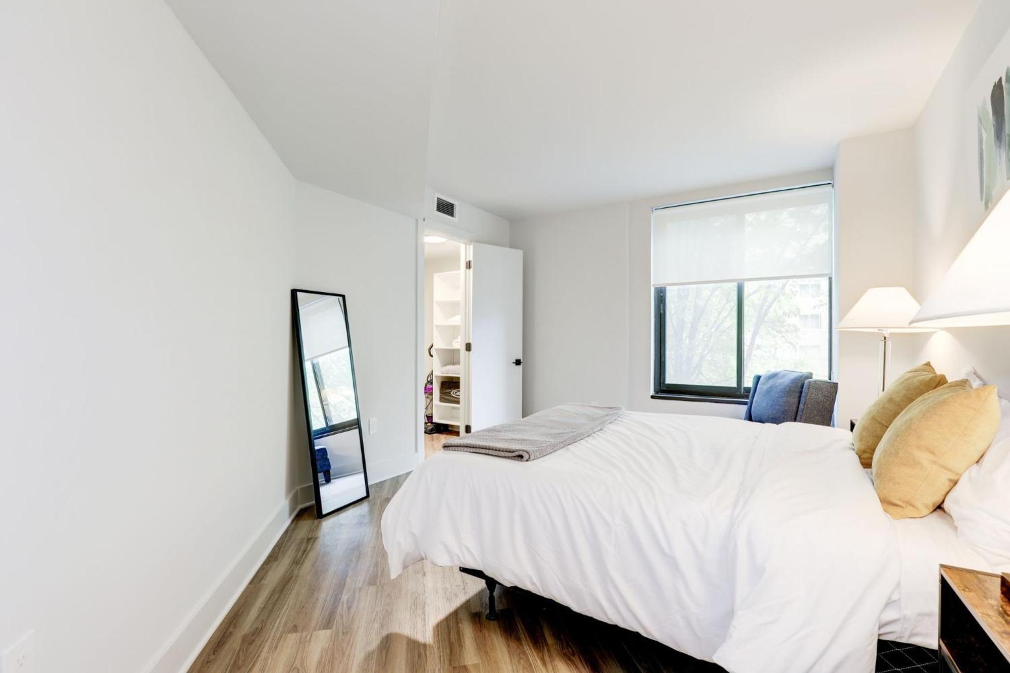 2Br Executive Apartment With Spacious Layout อาร์ลิงตัน ภายนอก รูปภาพ