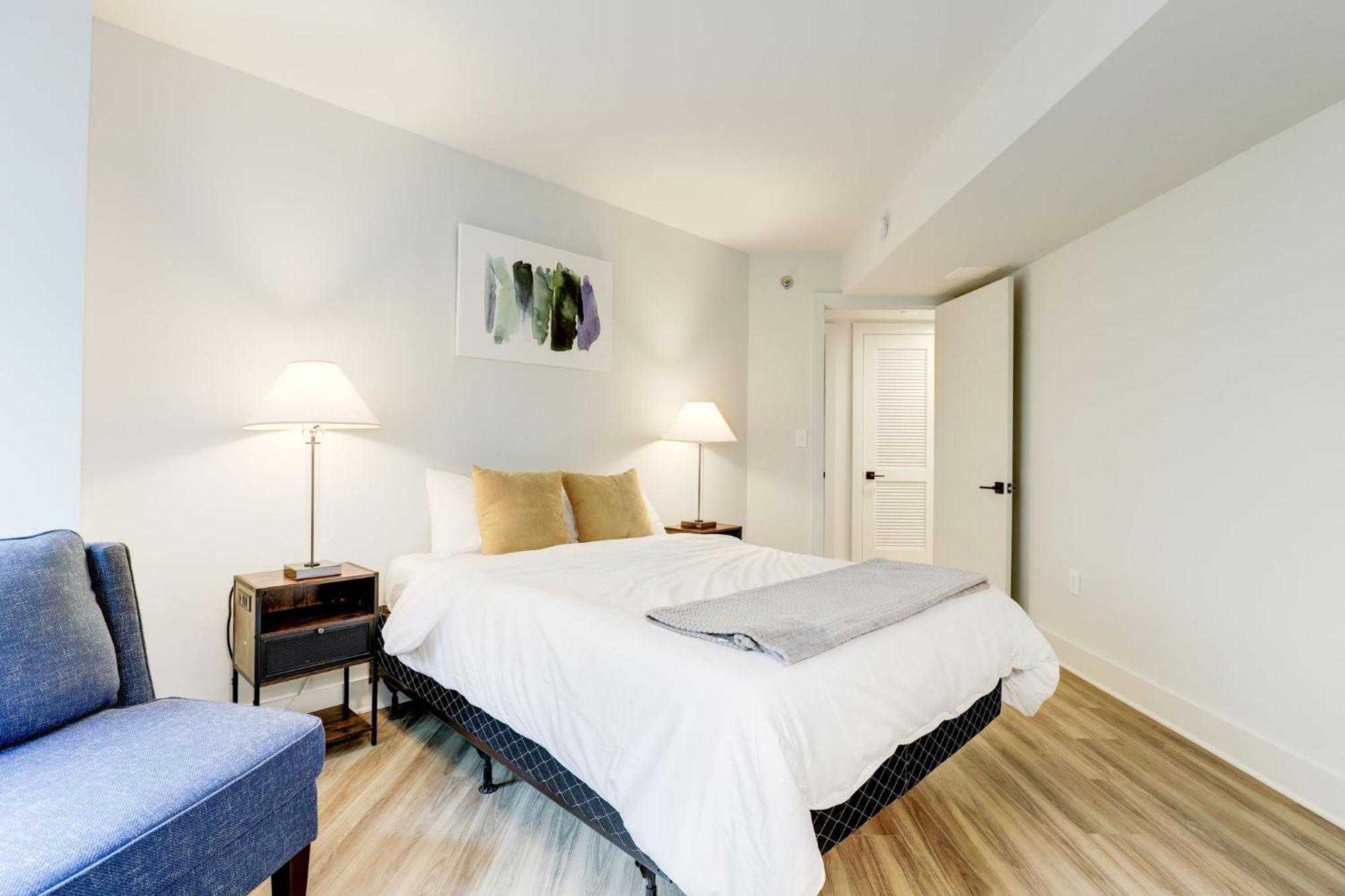 2Br Executive Apartment With Spacious Layout อาร์ลิงตัน ภายนอก รูปภาพ